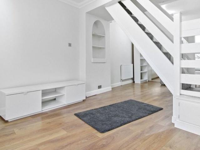2 bedroom house to rent