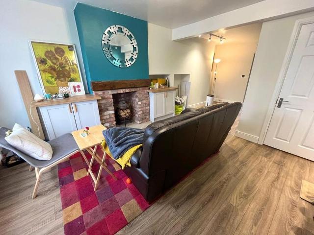 2 bedroom house to rent