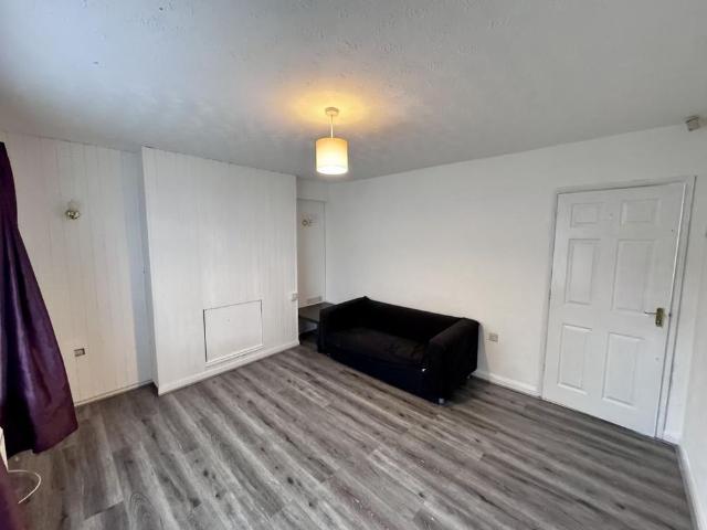 2 bedroom house to rent