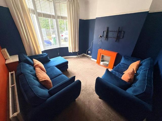 2 bedroom house to rent