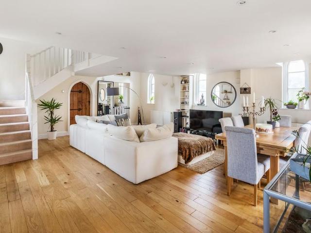 2 bedroom house to rent
