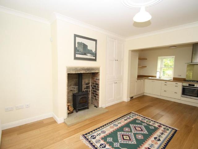2 bedroom house to rent