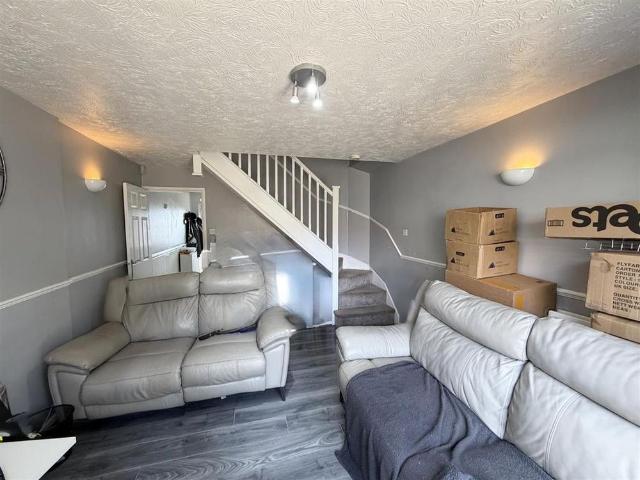 2 bedroom house to rent