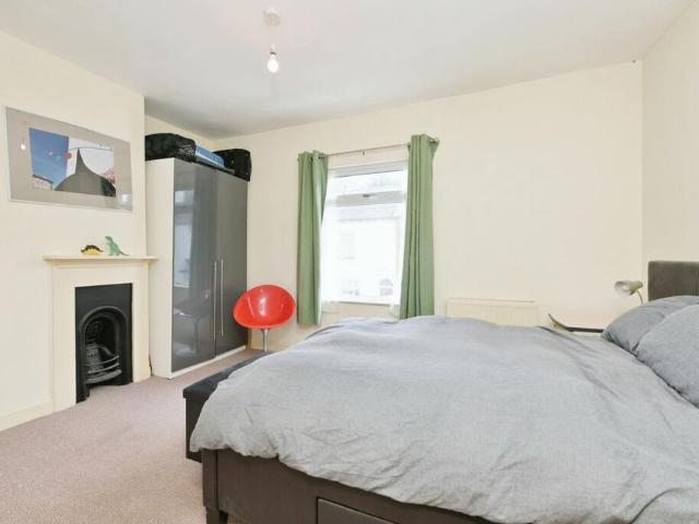 2 bedroom house to rent