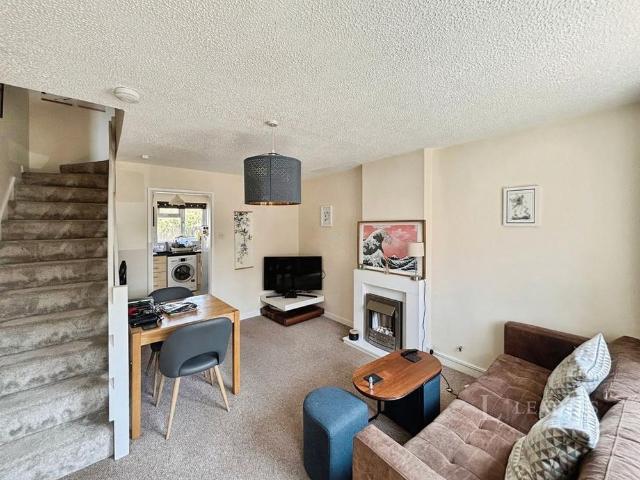 2 bedroom house to rent