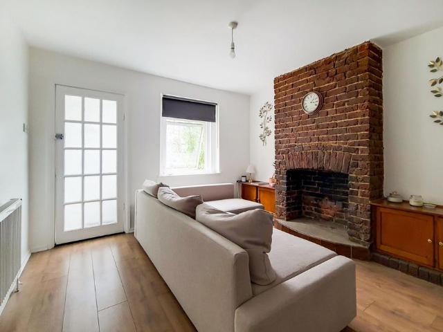 2 bedroom house to rent