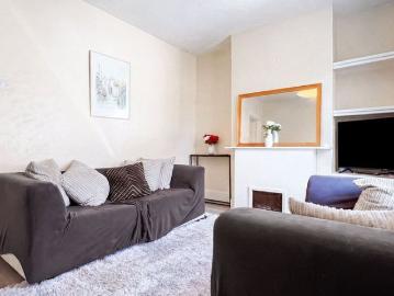2 bedroom house to rent