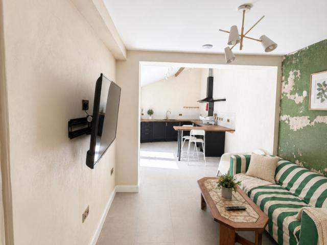 2 bedroom house to rent