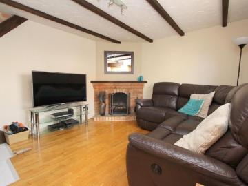 2 bedroom house to rent
