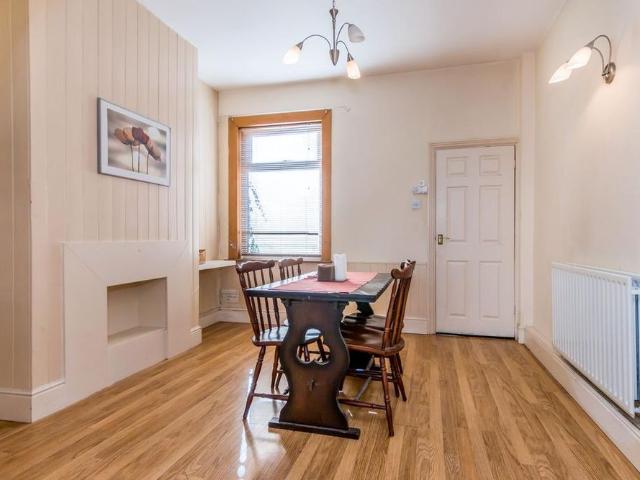 2 bedroom house to rent