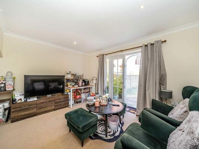 2 bedroom house to rent