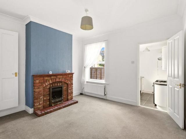 2 bedroom house to rent