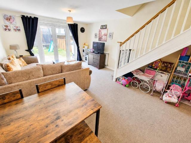 2 bedroom house to rent