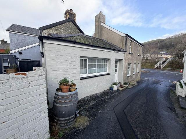 2 bedroom house to rent