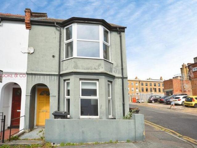2 bedroom house to rent