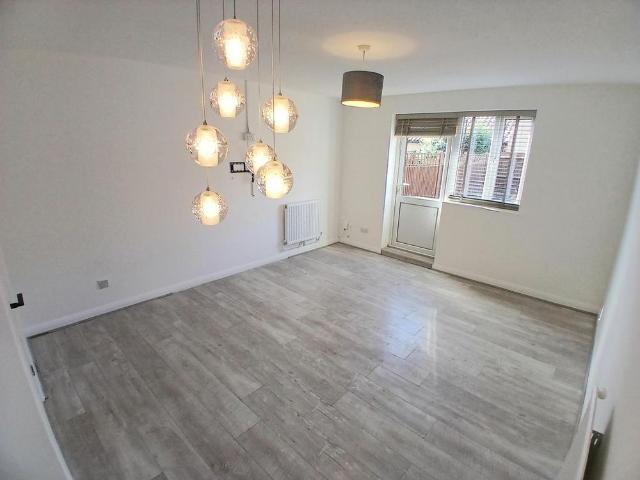 2 bedroom house to rent