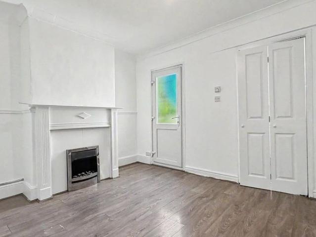 2 bedroom house to rent