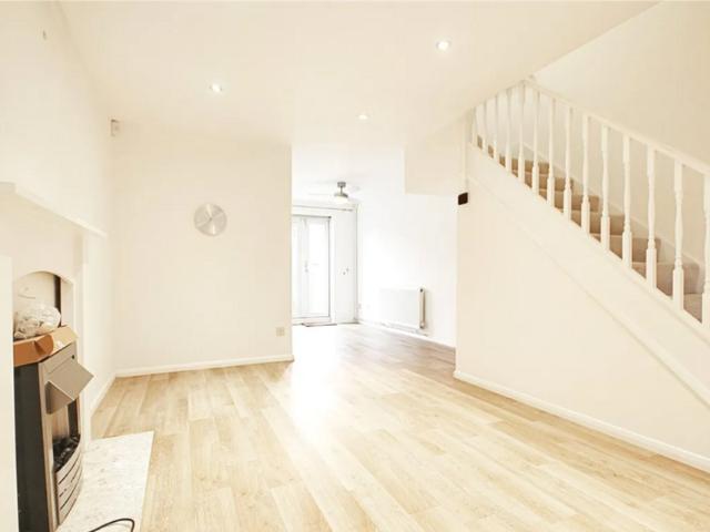 2 bedroom house to rent