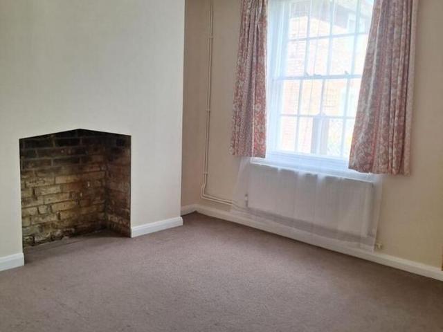 2 bedroom house to rent