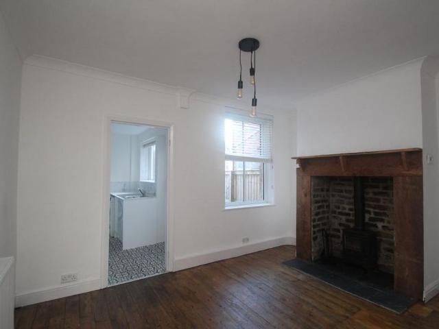 2 bedroom house to rent