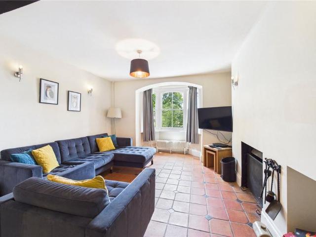 2 bedroom house to rent