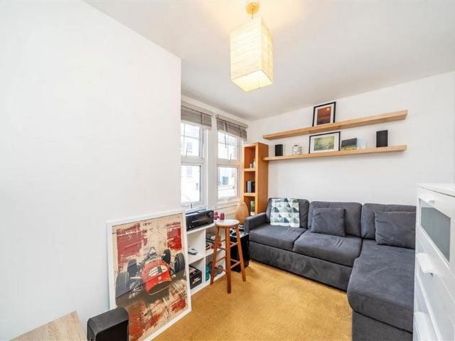 2 bedroom house to rent
