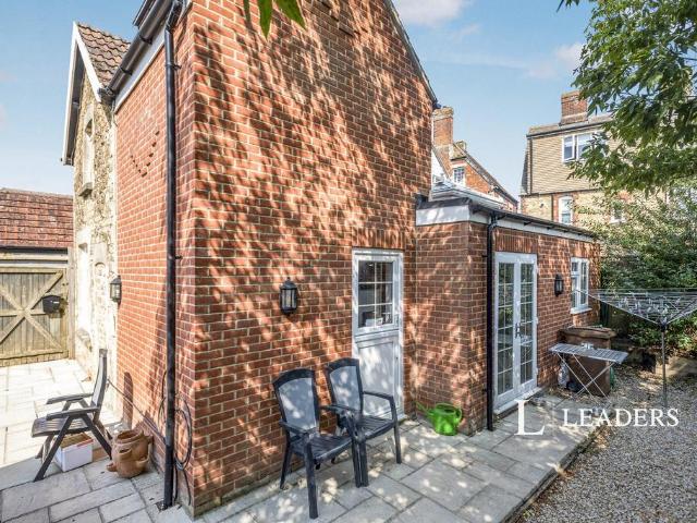2 bedroom house to rent