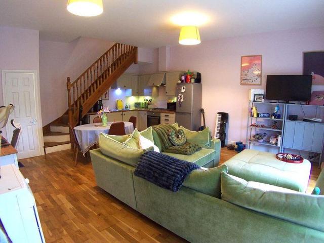 2 bedroom house to rent