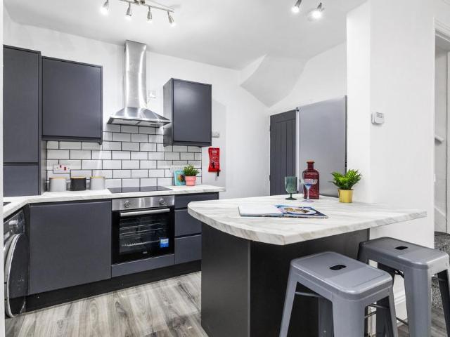 2 bedroom house to rent