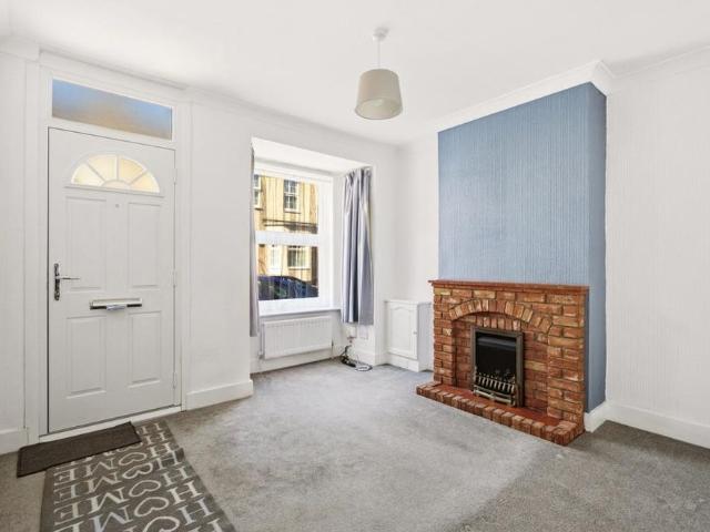 2 bedroom house to rent