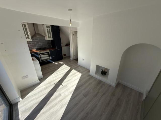 2 bedroom house to rent
