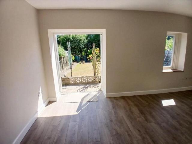 2 bedroom house to rent