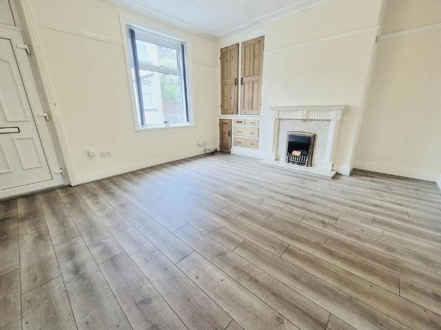 2 bedroom house to rent