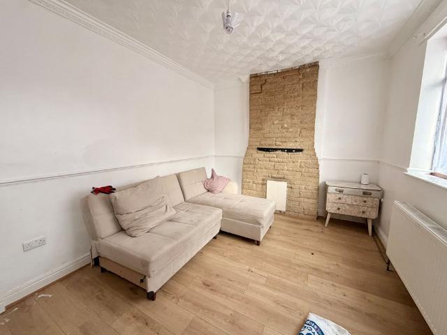 2 bedroom house to rent