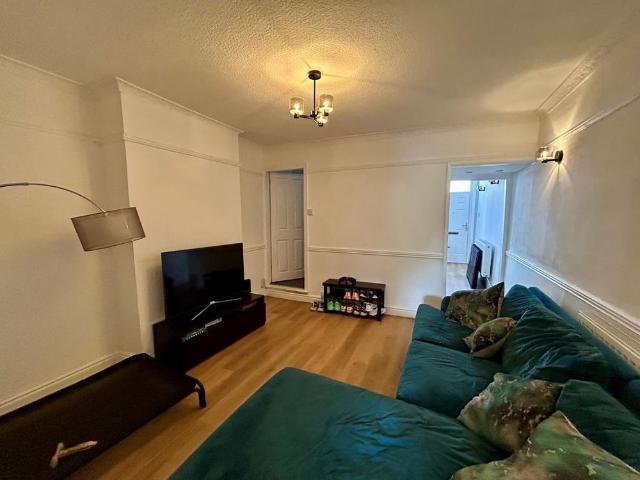 2 bedroom house to rent