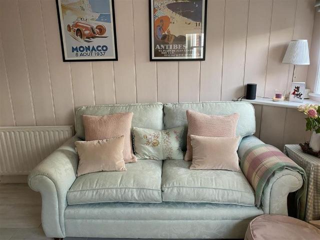 2 bedroom house to rent