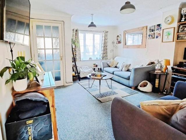 2 bedroom house to rent