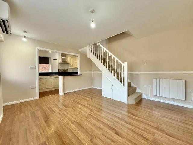 2 bedroom house to rent