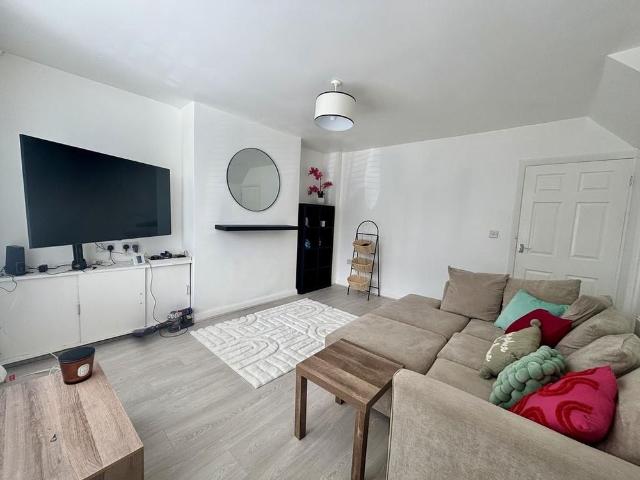 2 bedroom house to rent