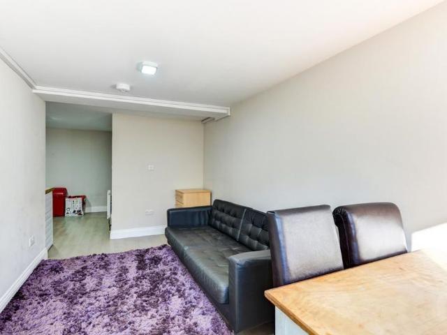 2 bedroom house to rent