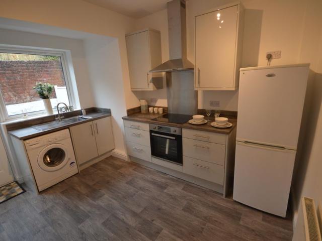 2 bedroom house to rent
