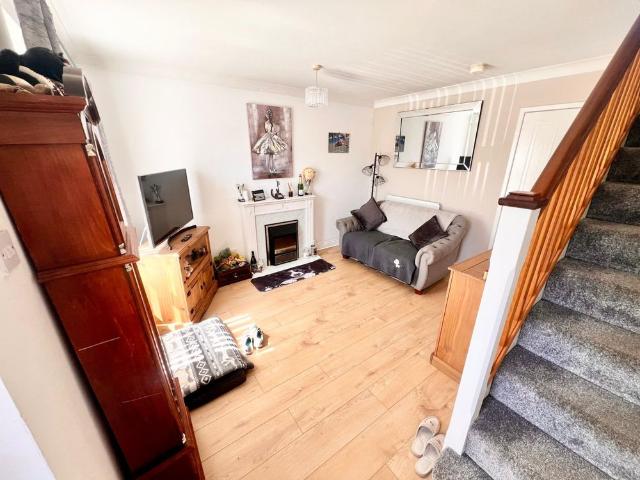 2 bedroom house to rent