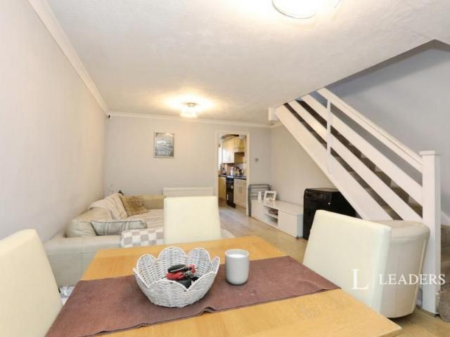 2 bedroom house to rent The Dell, East Grinstead, RH19