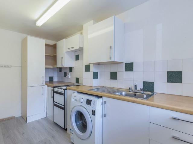 2 bedroom house to rent Thirlmere Close, Kettering, Northamptonshire, NN16
