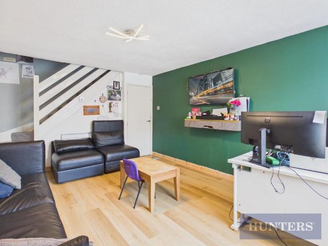 2 bedroom House To Rent Total Size: 623 SQ FT