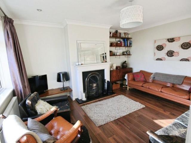 2 bedroom House To Rent Total Size: 754 SQ FT