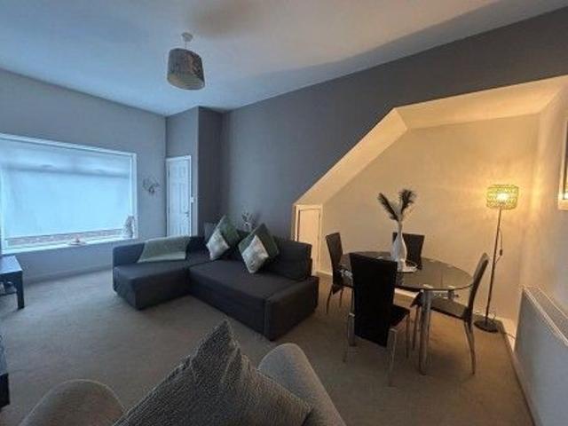 2 bedroom House To Rent Total Size: 776 SQ FT
