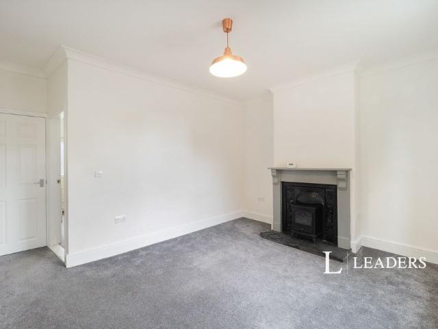 2 bedroom house to rent Town Hall Yard, Market Place, Ashbourne, DE6