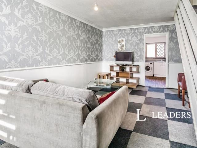 2 bedroom house to rent Westbrooke Close, Chatham, Kent, ME4