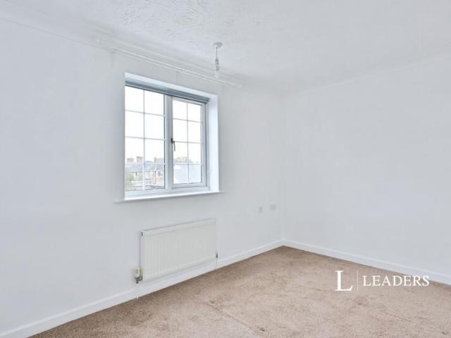 2 bedroom house to rent Woodrow Place, Spalding, Lincolnshire, PE11